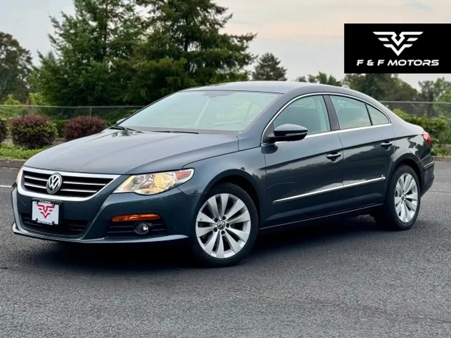 2010 Volkswagen CC Sport photo 1