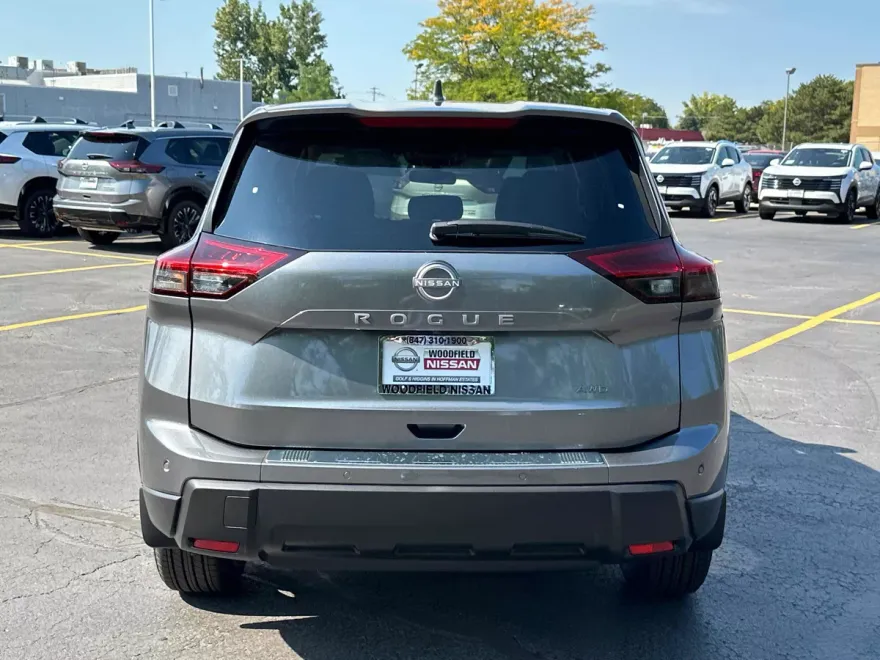 2026 Nissan Rogue SV photo 1
