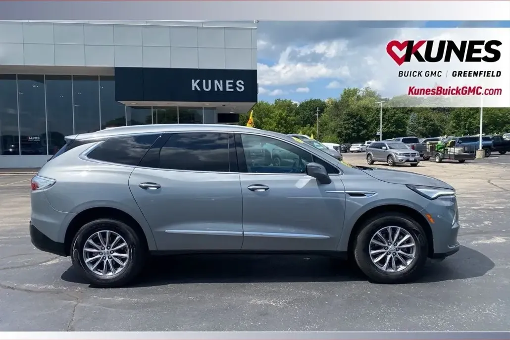 2024 Buick Enclave Premium photo 1
