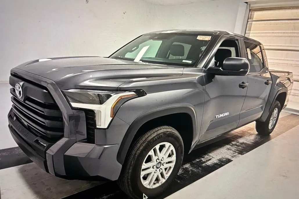 2025 Toyota Tundra SR5 photo 1