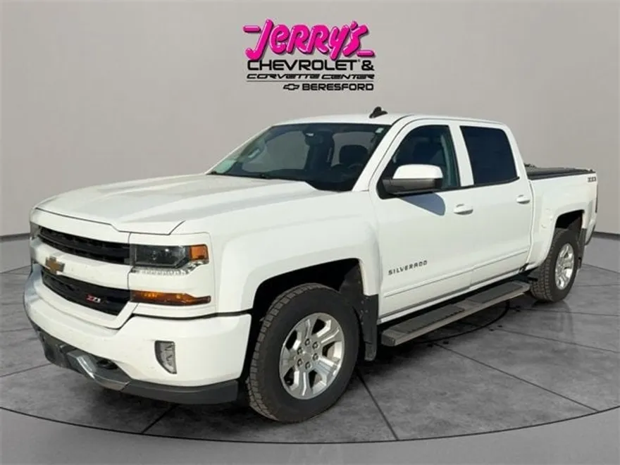 2017 Chevrolet Silverado 1500 LT photo 1
