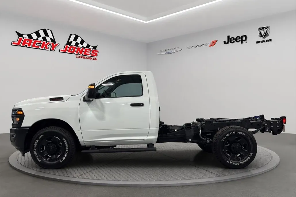 2025 Ram 3500 Tradesman photo 1