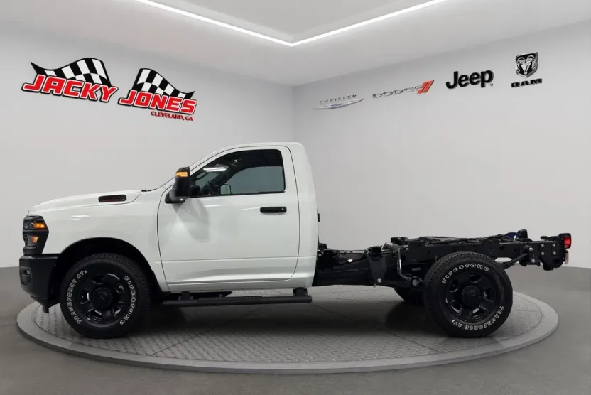 2025 Ram 3500 Tradesman photo 1