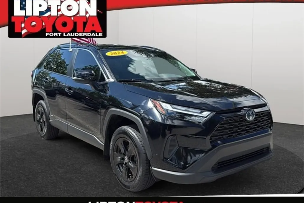 2024 Toyota RAV4 XLE photo 1