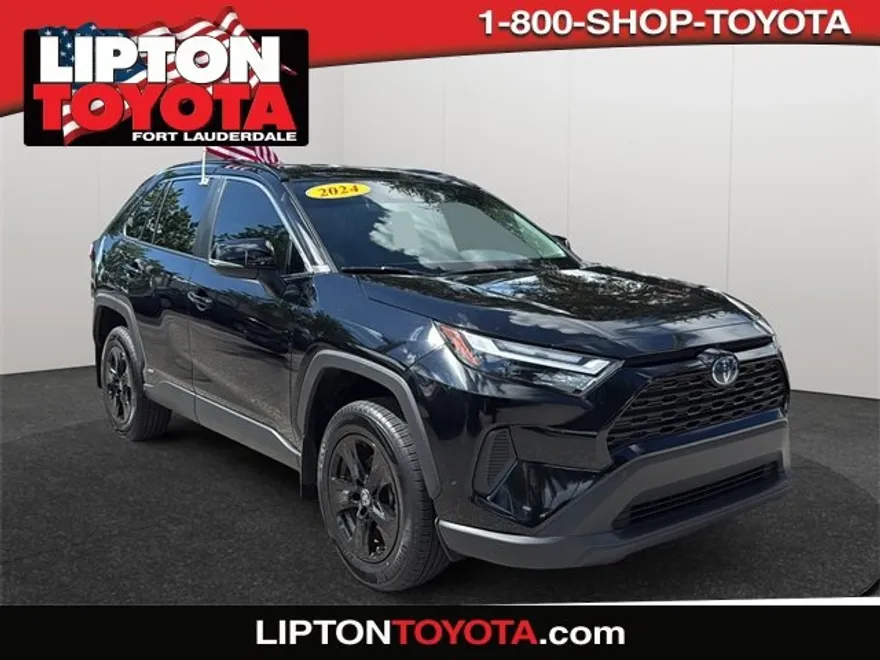 2024 Toyota RAV4 XLE photo 1