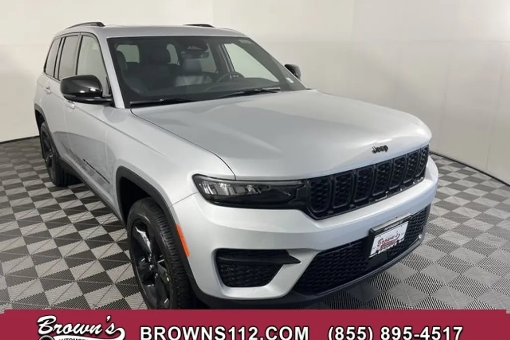 2025 Jeep Grand Cherokee Laredo Altitude photo 1