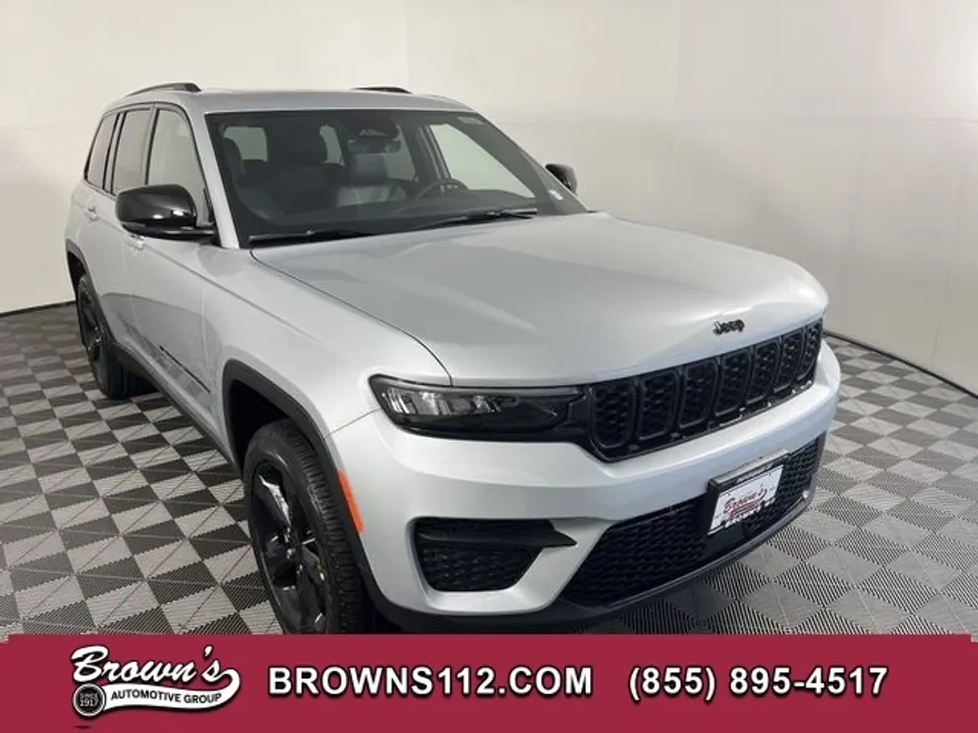 2025 Jeep Grand Cherokee Laredo Altitude photo 1