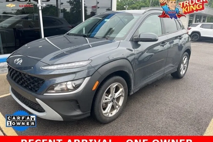 2022 Hyundai Kona SEL photo 1