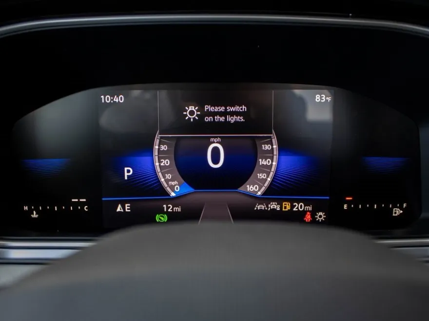 2025 Volkswagen Taos SE photo 1