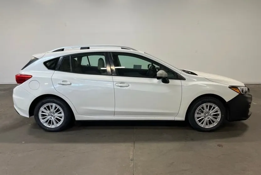 2018 Subaru Impreza 2.0i Premium photo 1