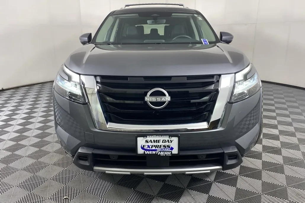 2024 Nissan Pathfinder SL photo 1