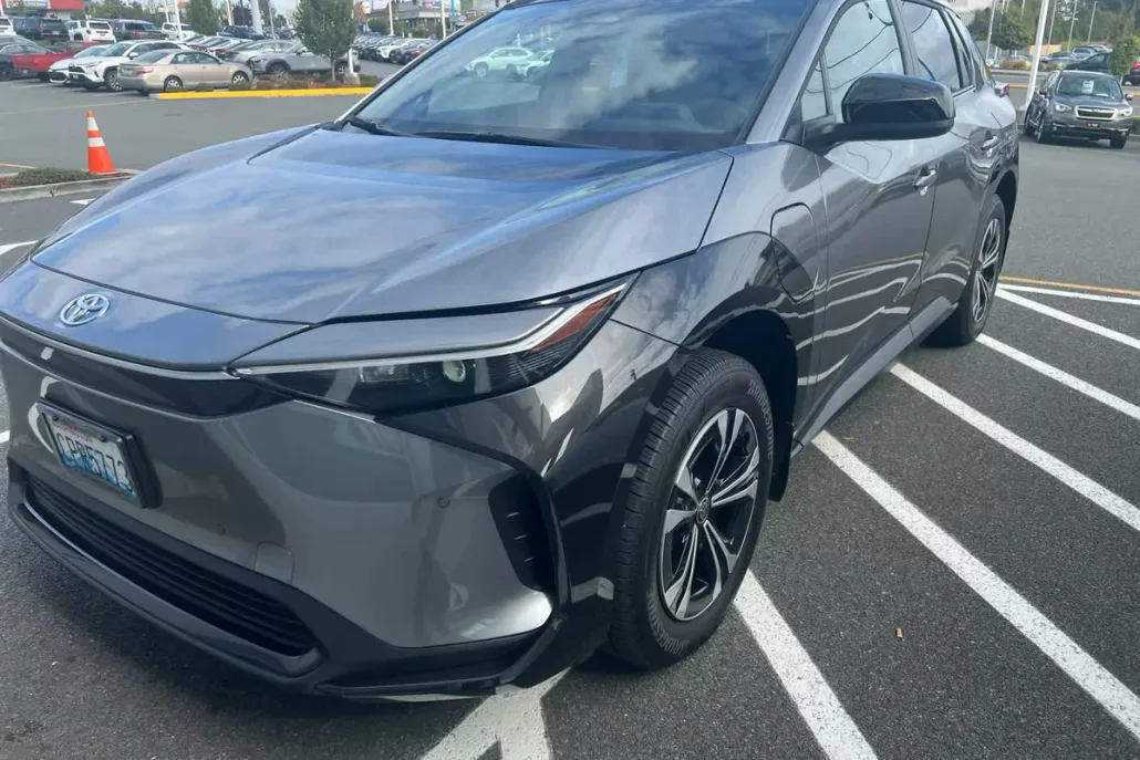2024 Toyota bZ4X XLE photo 1