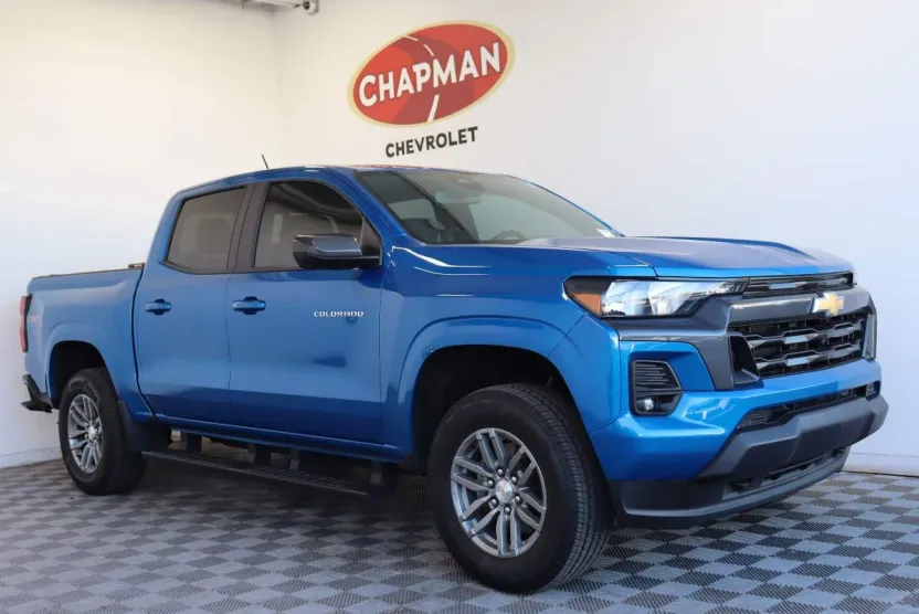 2024 Chevrolet Colorado LT photo 1