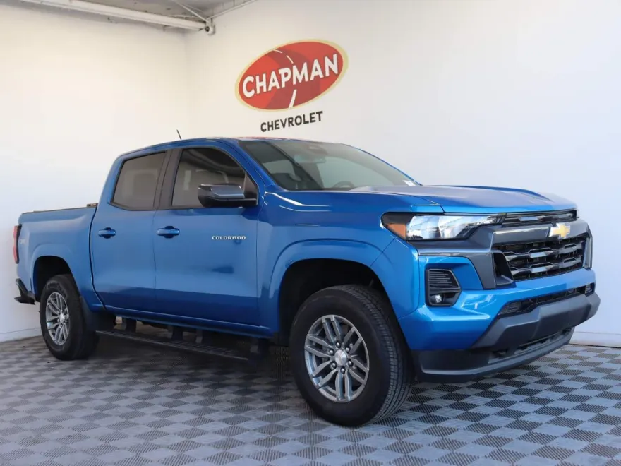 2024 Chevrolet Colorado LT photo 1