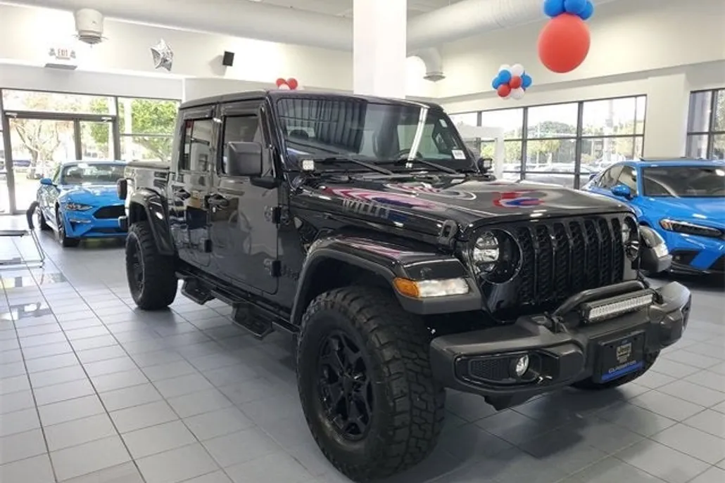 2022 Jeep Gladiator Willys photo 1