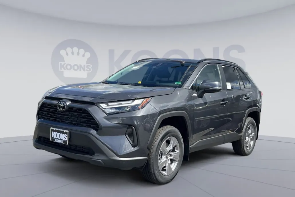 2025 Toyota RAV4 XLE photo 1