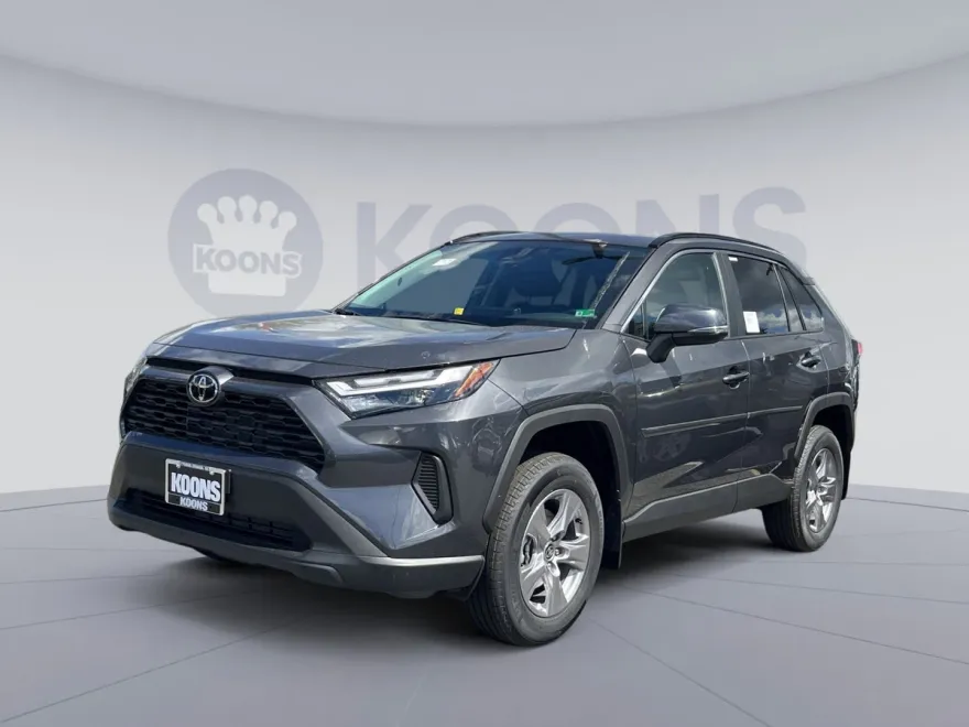 2025 Toyota RAV4 XLE photo 1