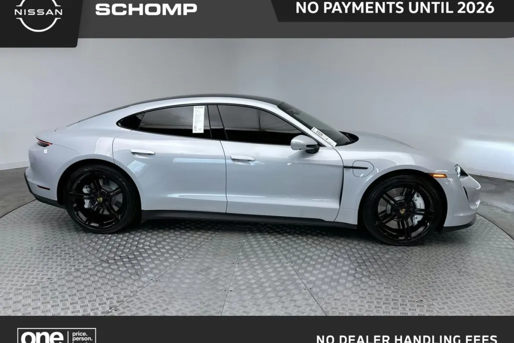 2022 Porsche Taycan photo 1