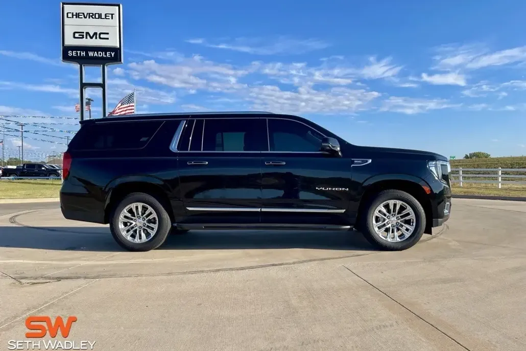 2022 Gmc Yukon XL SLT photo 1