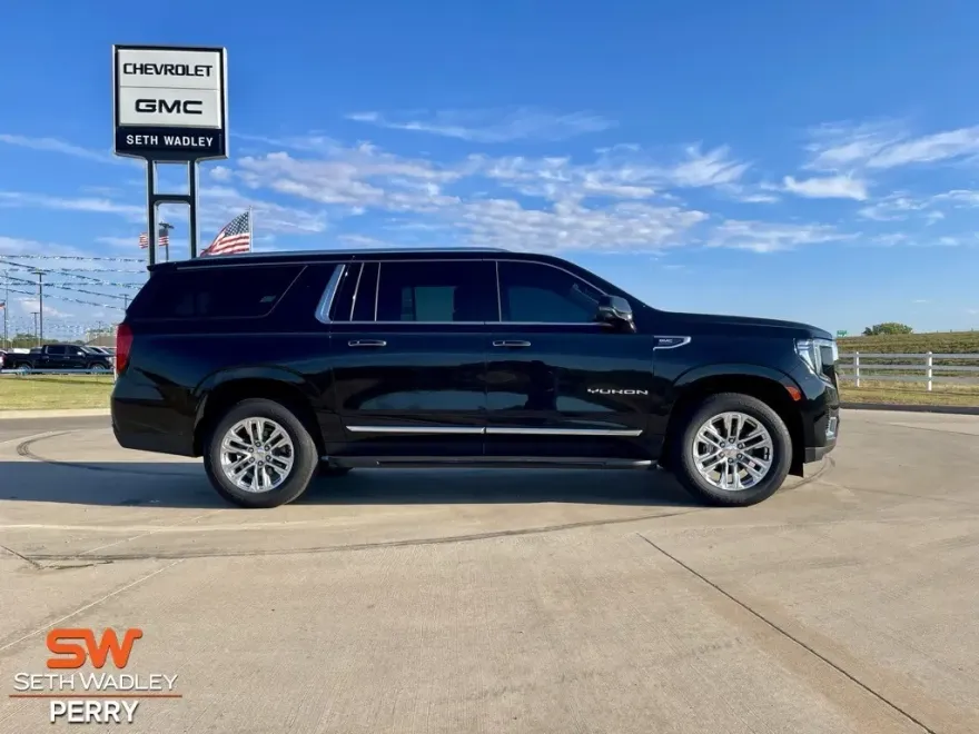 2022 Gmc Yukon XL SLT photo 1
