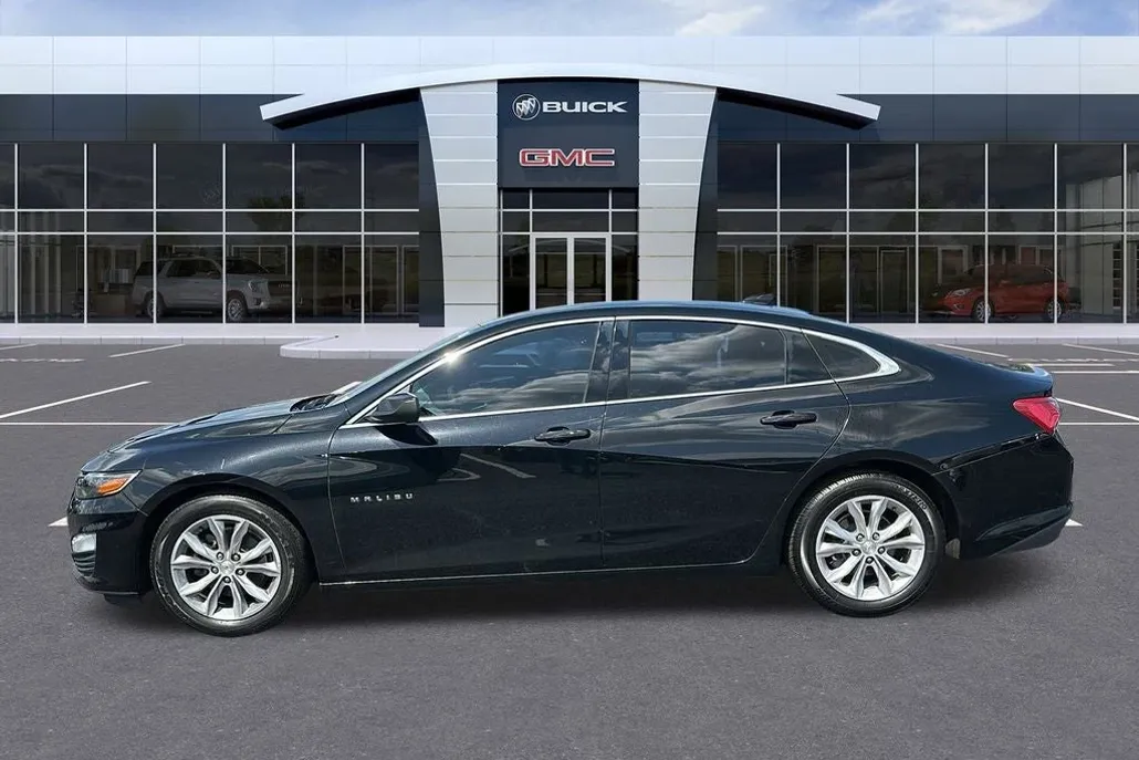 2019 Chevrolet Malibu 1LT photo 1