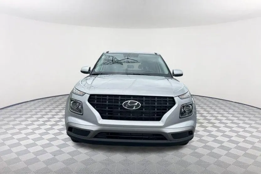 2025 Hyundai Venue SE photo 1