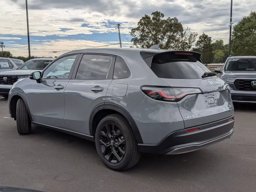 2025 Honda HR-V Sport photo 1