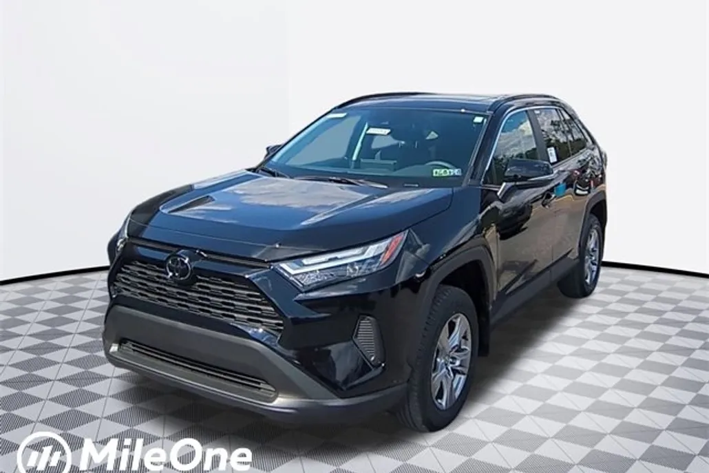 2025 Toyota RAV4 XLE photo 1