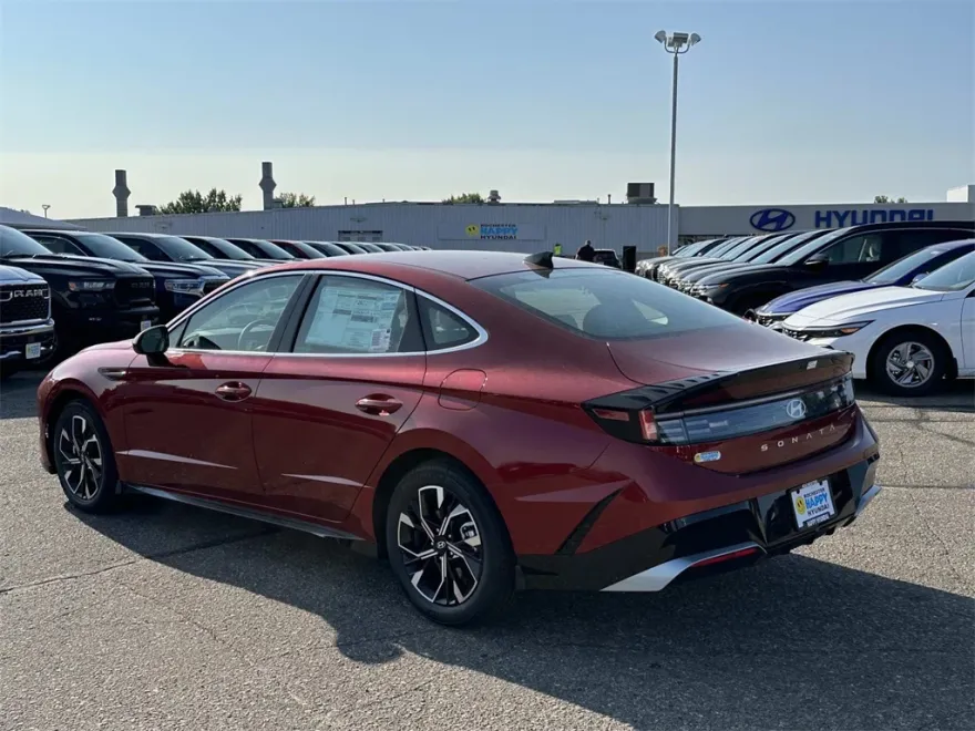 2024 Hyundai Sonata SEL photo 1