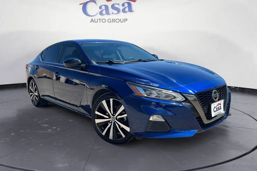 2022 Nissan Altima 2.5 SR photo 1