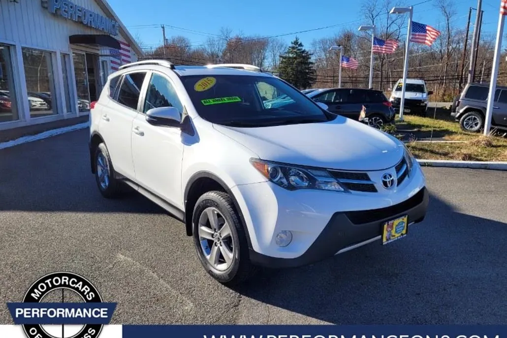 2015 Toyota RAV4 XLE photo 1