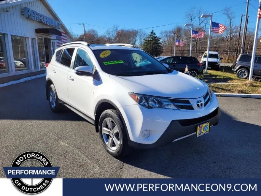 2015 Toyota RAV4 XLE photo 1