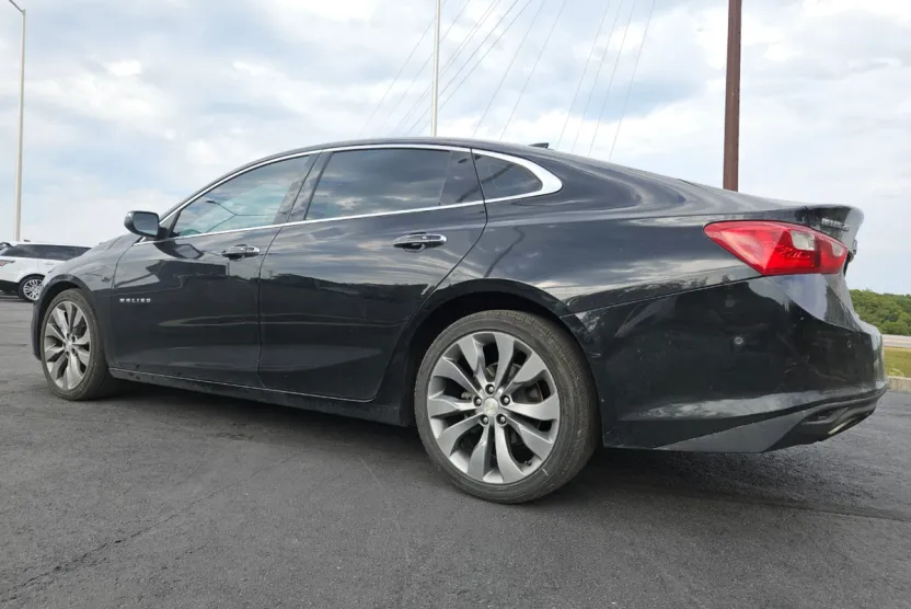 2016 Chevrolet Malibu Premier photo 1