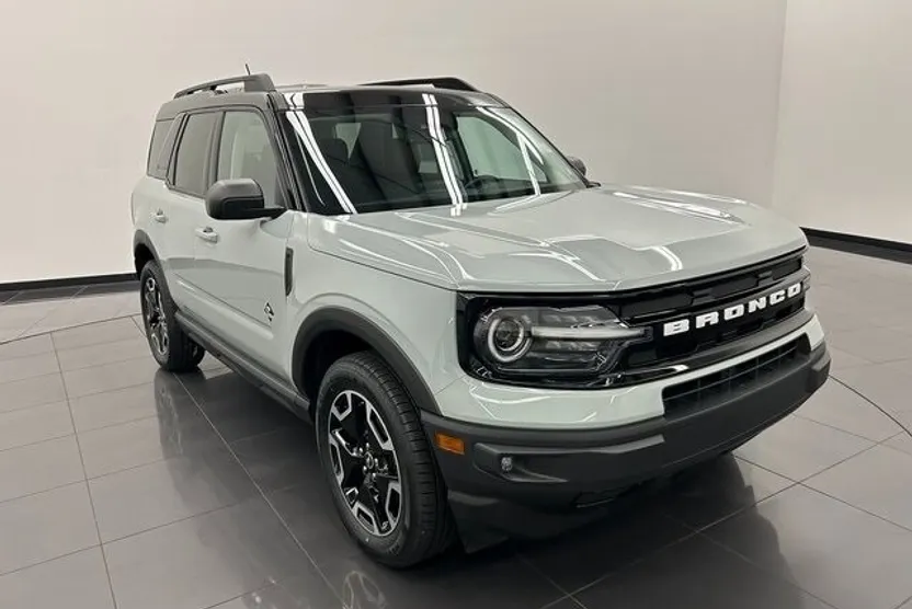 2021 Ford Bronco Sport Outer Banks photo 1
