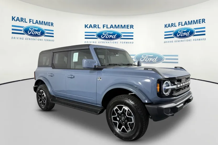 2025 Ford Bronco Outer Banks photo 1