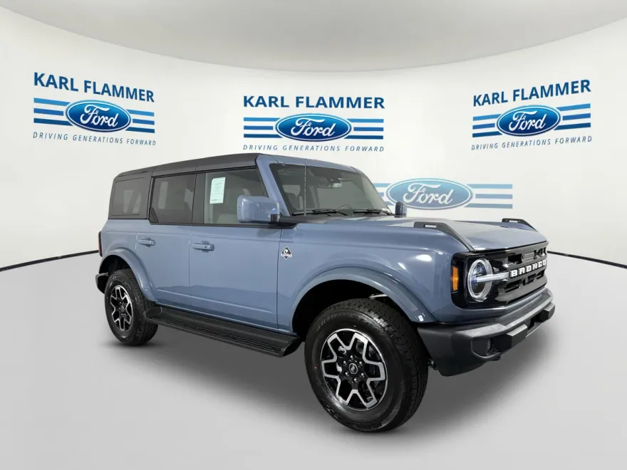2025 Ford Bronco Outer Banks photo 1