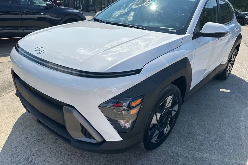 2024 Hyundai Kona SEL photo 1