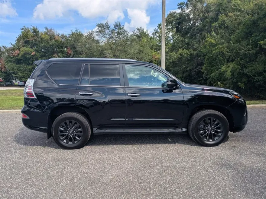 2022 Lexus GX 460 Premium photo 1