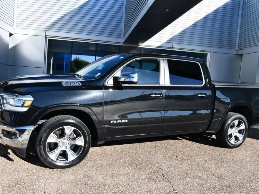 2022 Ram 1500 Laramie photo 1