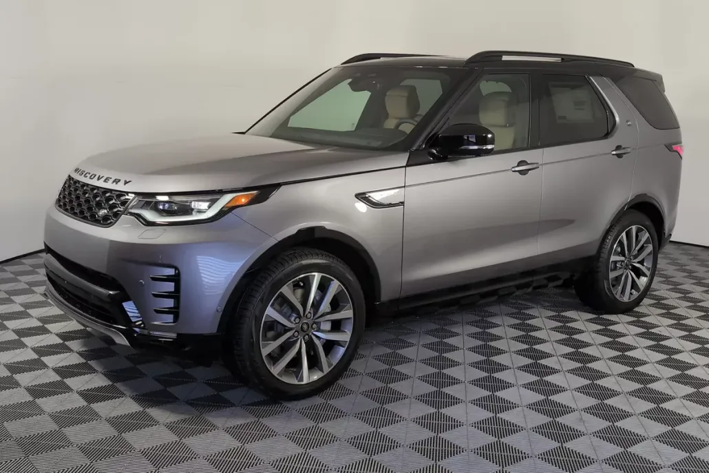 2025 Land Rover Discovery SE photo 1