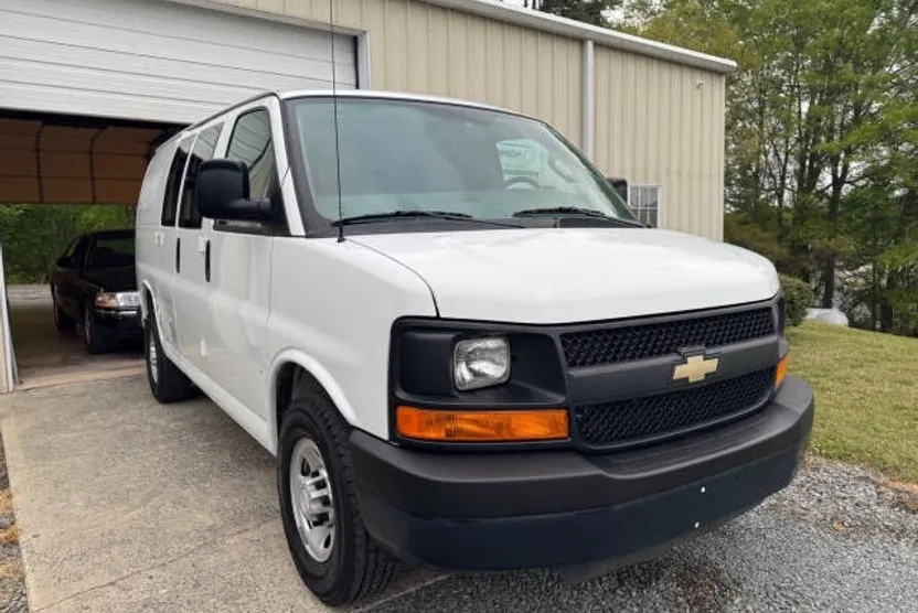 2016 Chevrolet Express 2500 Cargo photo 1