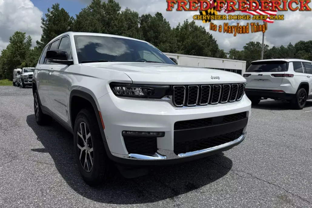 2025 Jeep Grand Cherokee Limited photo 1