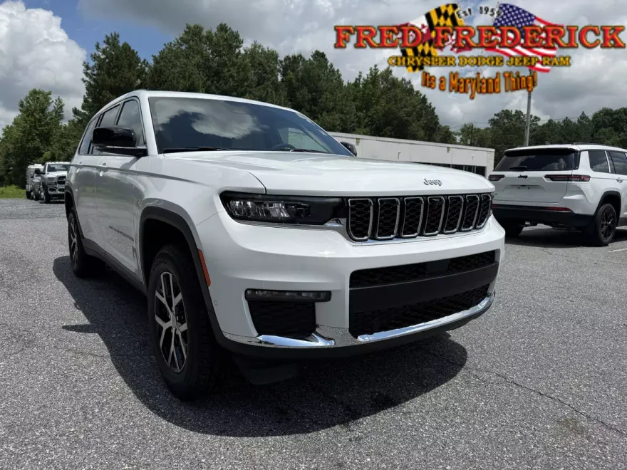 2025 Jeep Grand Cherokee Limited photo 1