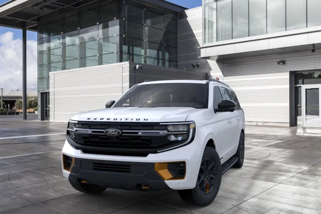 2025 Ford Expedition photo 1