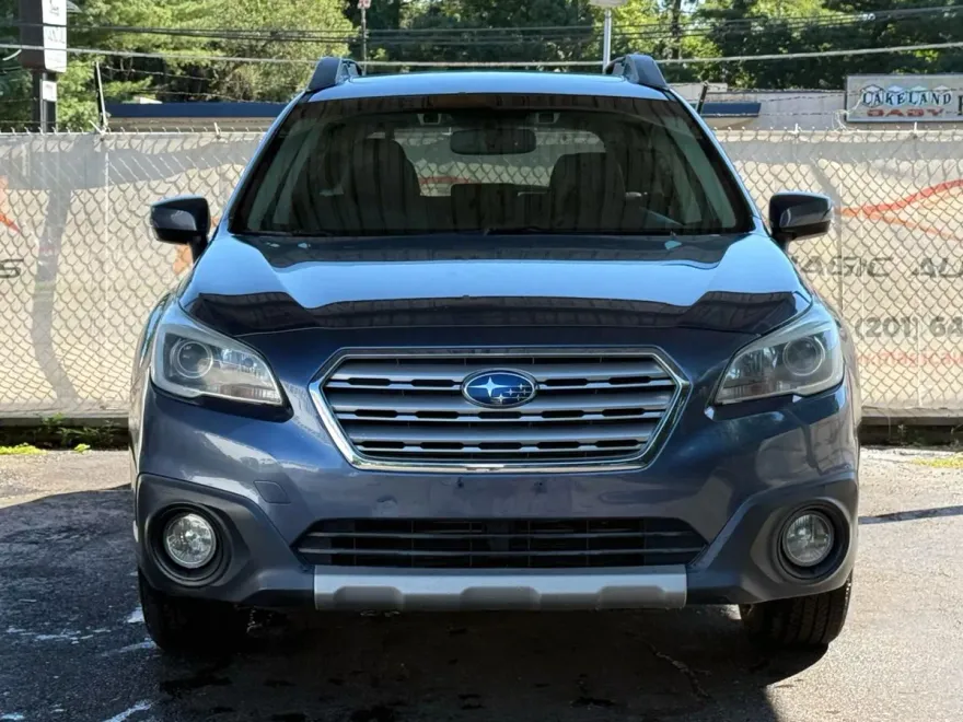 2015 Subaru Outback Limited photo 1
