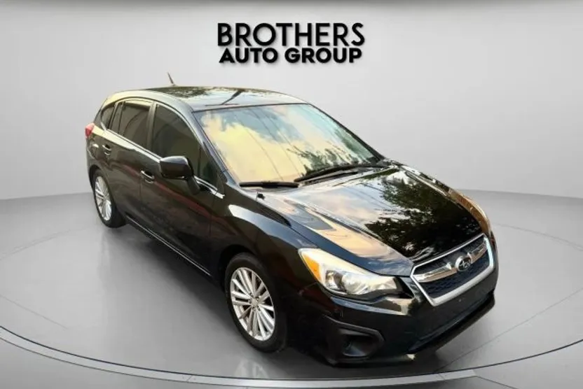 2012 Subaru Impreza 2.0i Premium photo 1