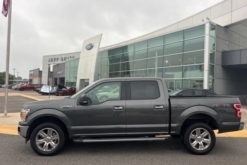 2020 Ford F-150 XLT photo 1