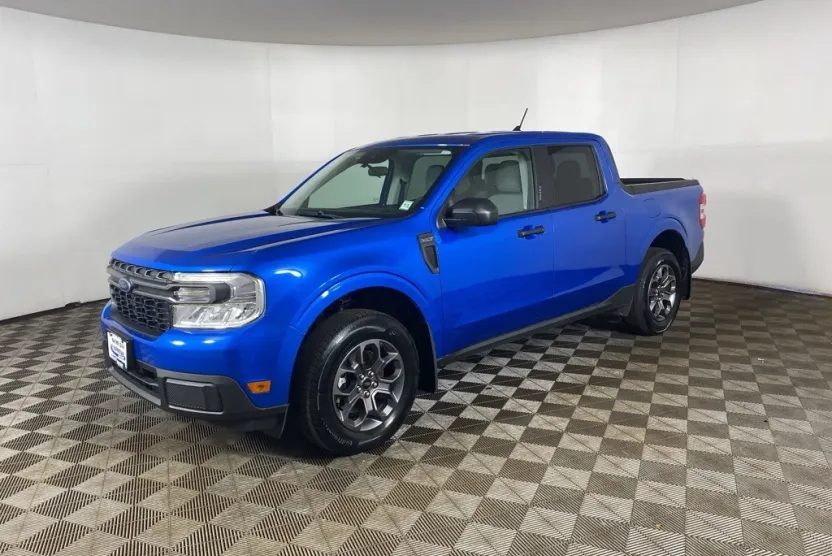 2022 Ford Maverick XLT photo 1