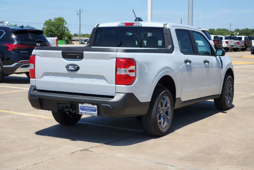 2025 Ford Maverick XLT photo 1