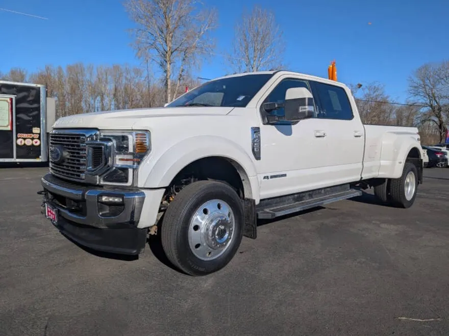 2022 Ford F-450 Lariat photo 1